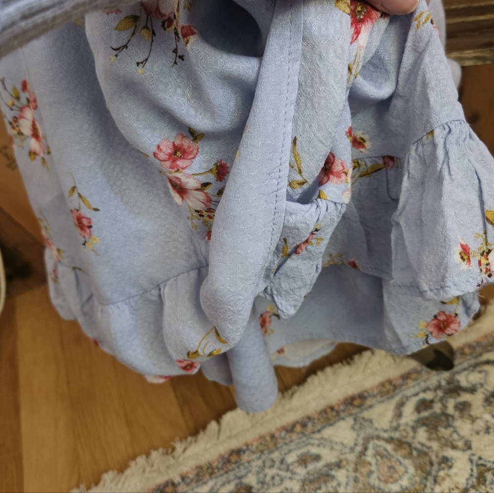 Adorable Flowy Floral Faux Wrap Romper Ruffle Hem Shorts Altar'd State Medium - Picture 5 of 13
